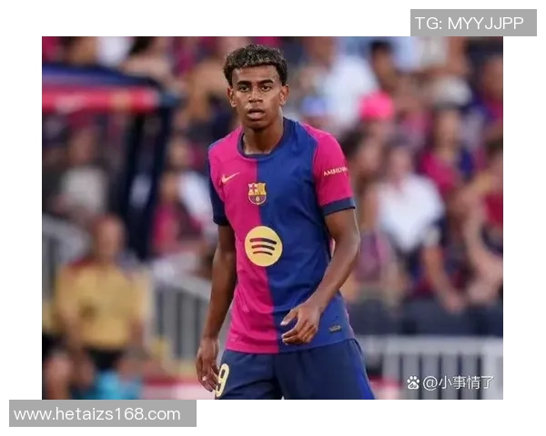 足球明星在巴黎的首秀盛况回顾与精彩瞬间分享